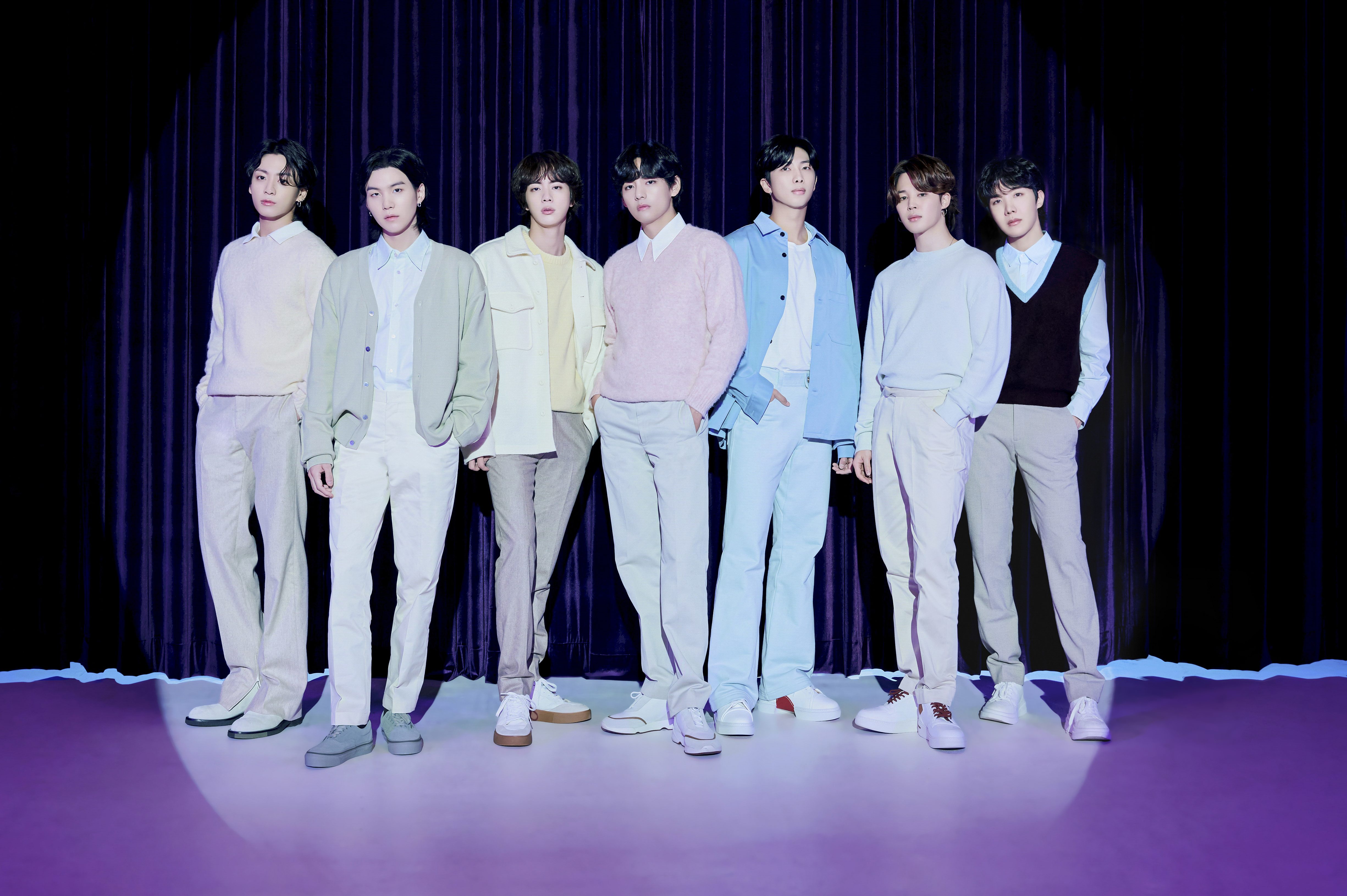 Grammy Chief Expresses Disappointment Over BTS's 2027 Awards Decision — story image
