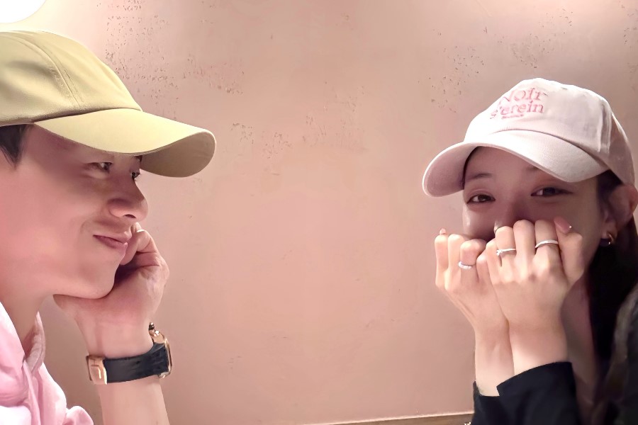 Love Blooms from Reality: 'Single's Inferno 3' Stars Lee Gwan Hee and Yu Si Eun Confirm Relationship — story image